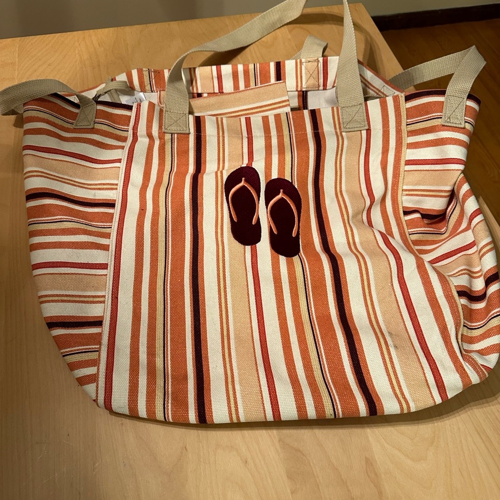 Thirty-One New Horizons Tote in Sedona Stripe with flip flop personalization.